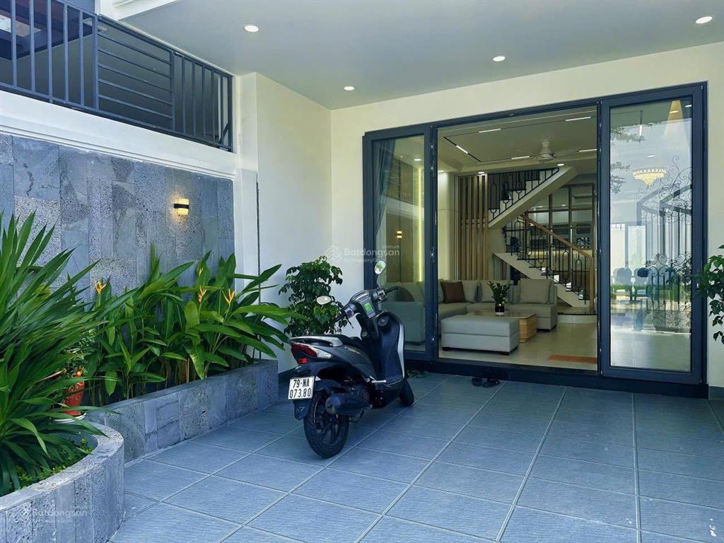 Khách tìm nhà để ở tại khu đô thị thường ưu tiên kề góc full nội thất có sân ô tô