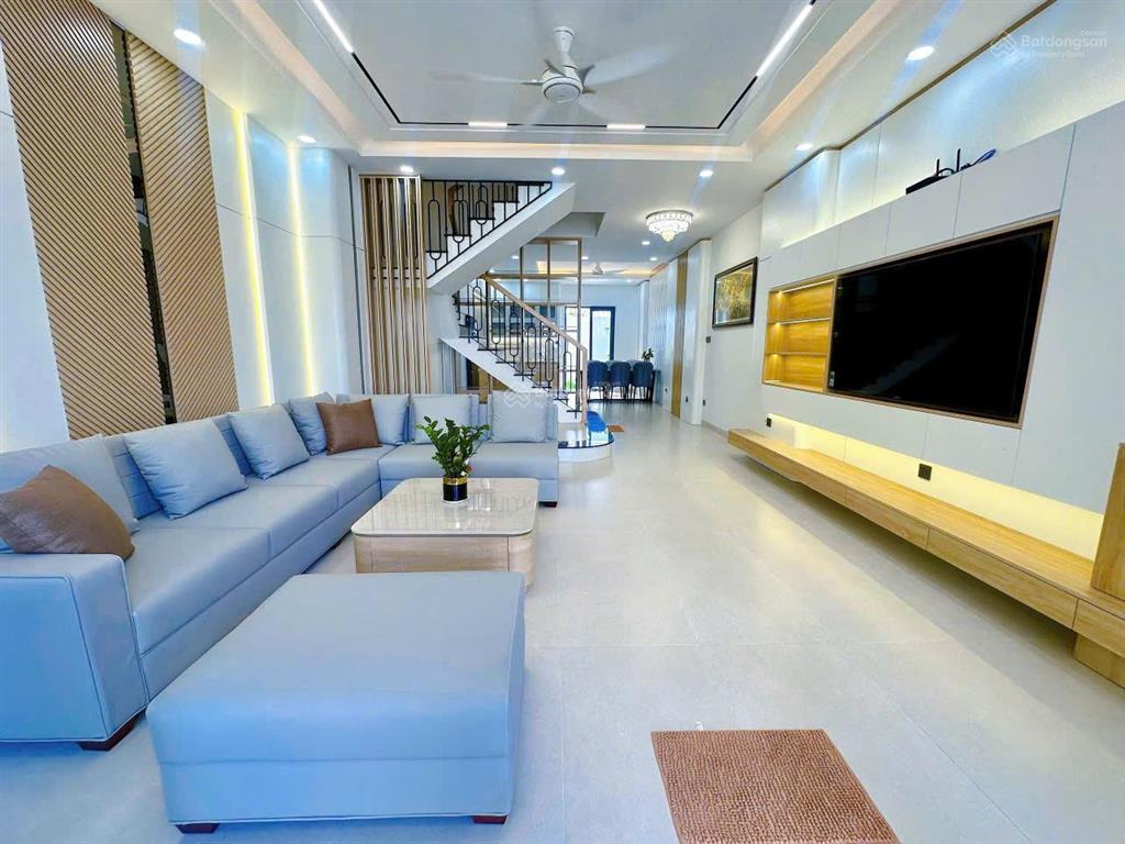 Khách tìm nhà để ở tại khu đô thị thường ưu tiên kề góc full nội thất có sân ô tô