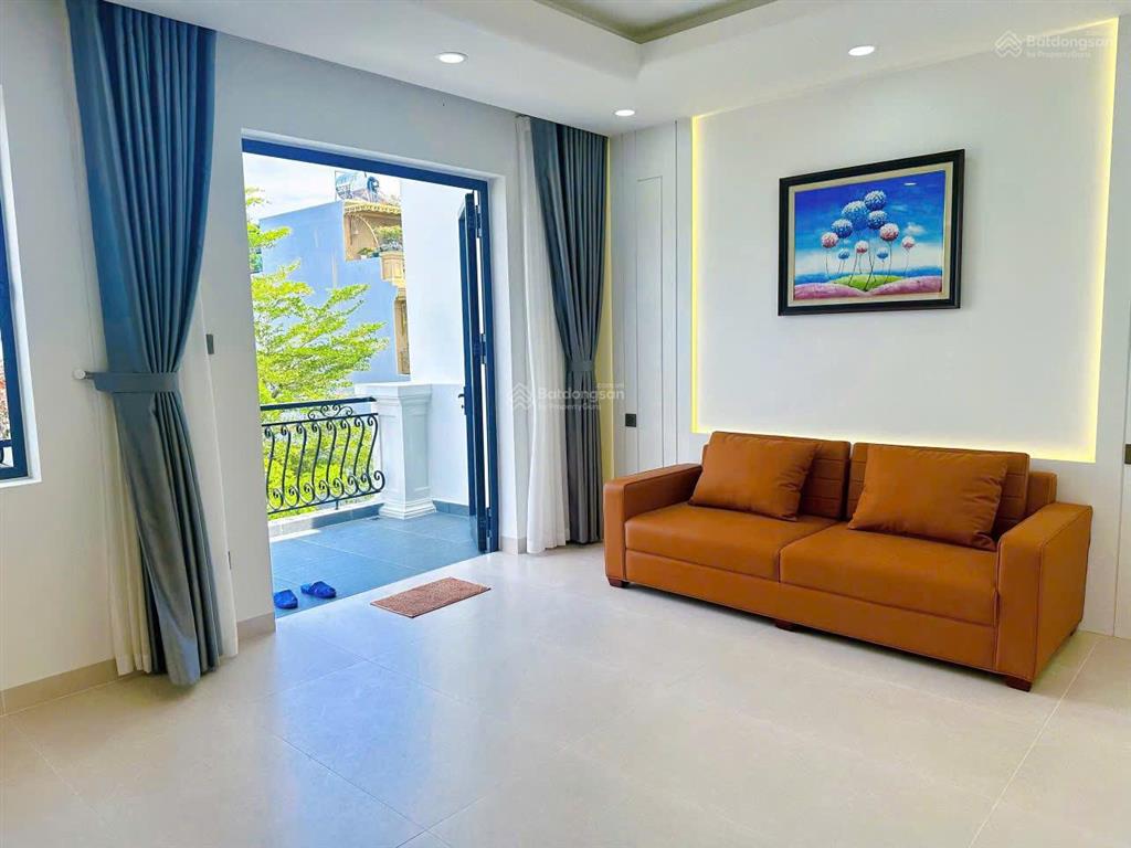 Khách tìm nhà để ở tại khu đô thị thường ưu tiên kề góc full nội thất có sân ô tô