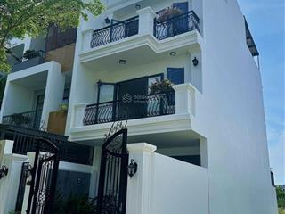 Khách tìm nhà để ở tại khu đô thị thường ưu tiên kề góc full nội thất có sân ô tô