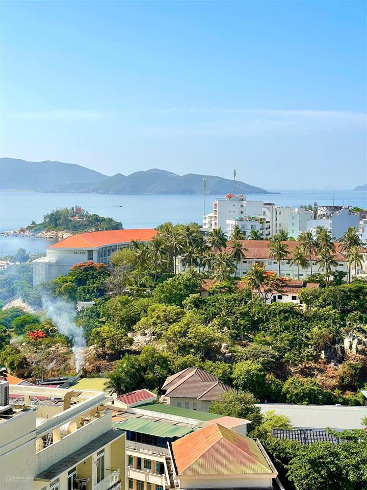 Chủ bán căn hộ view xéo biển nội thất đẹp mới, hàng hiếm