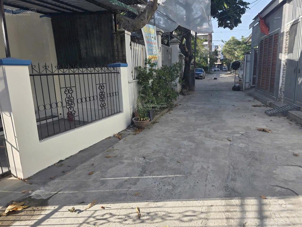 Nhà đường ô tô thông đường lớn 2/4 chỉ 120m. gần biển chỉ 3 phút.