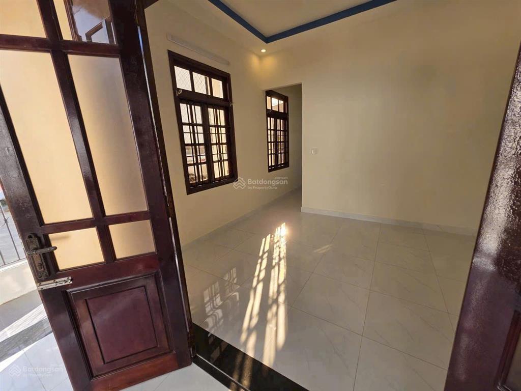 Nhà đường ô tô thông đường lớn 2/4 chỉ 120m. gần biển chỉ 3 phút.