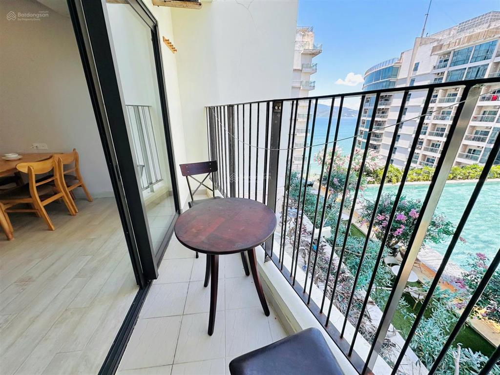 Bán căn hộ view biển  vị trí vàng trung tâm nha trang