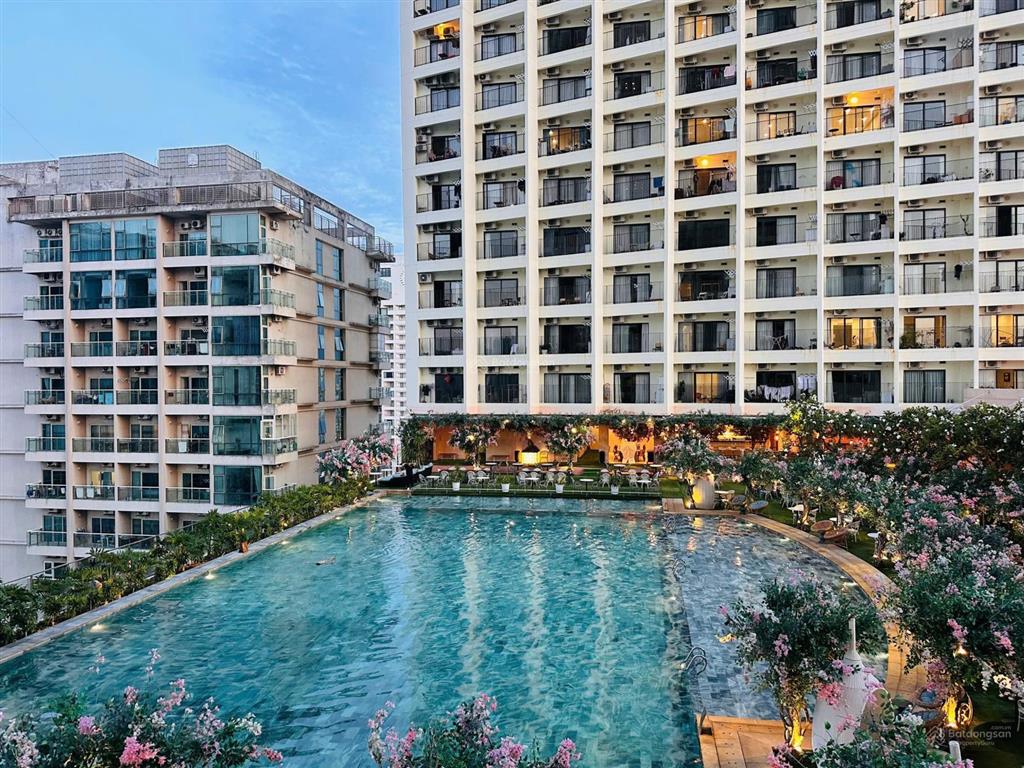 Bán căn hộ view biển  vị trí vàng trung tâm nha trang