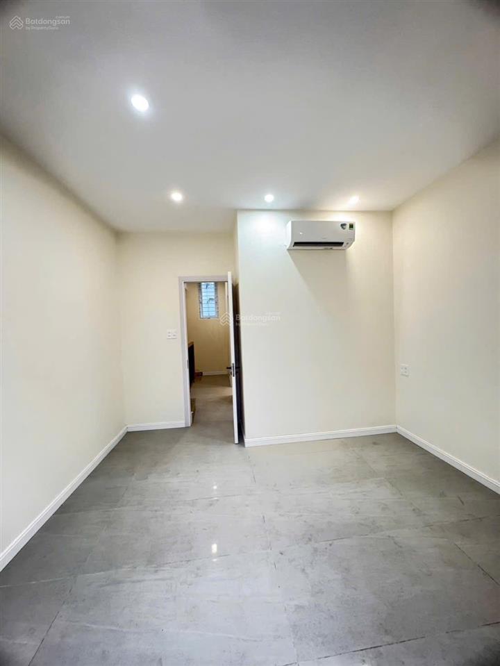 Nhà 3 tầng mới & đẹp nằm ngay trí khu bàn cơ trung tâm nha trang