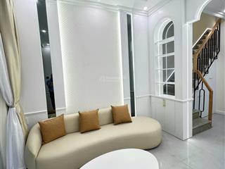 Nhà 3 tầng mới & đẹp nằm ngay trí khu bàn cơ trung tâm nha trang
