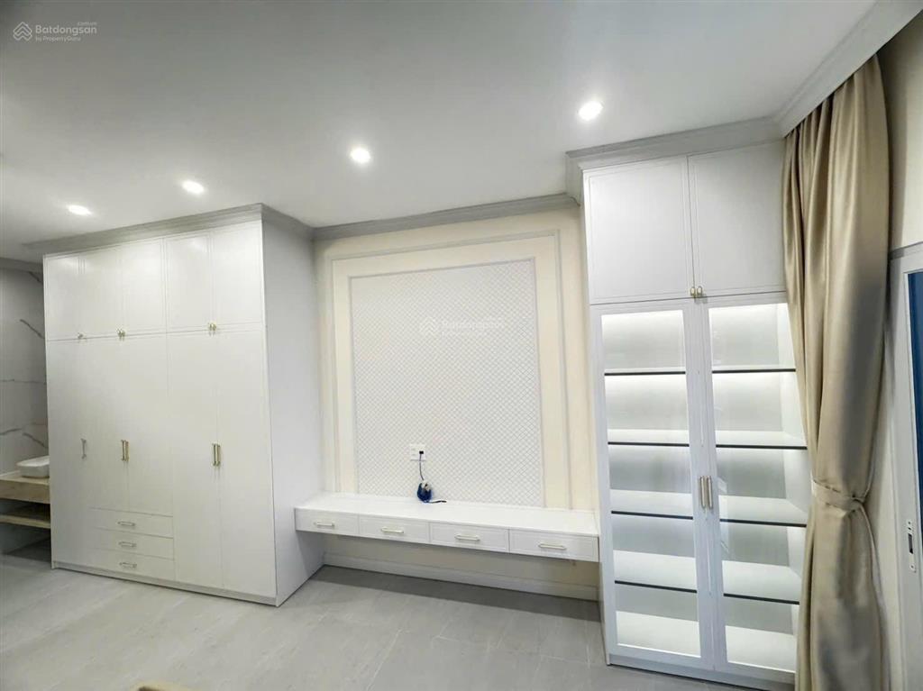 Nhà 3 tầng mới & đẹp nằm ngay trí khu bàn cơ trung tâm nha trang