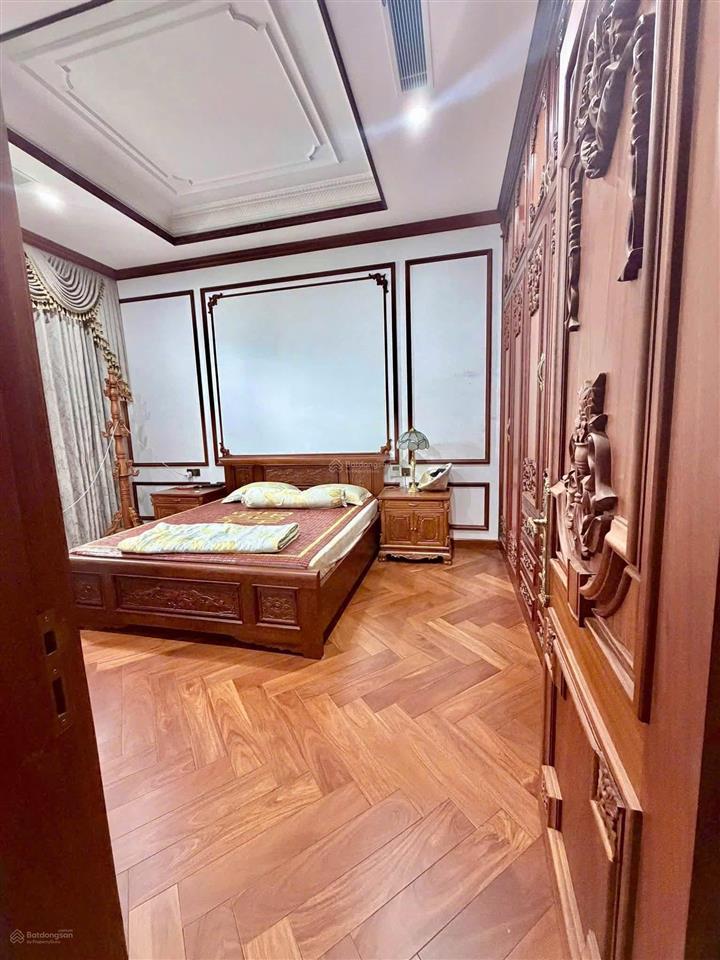 Biệt thự view sông 4 tầng 300m2 trung tâm nha trang