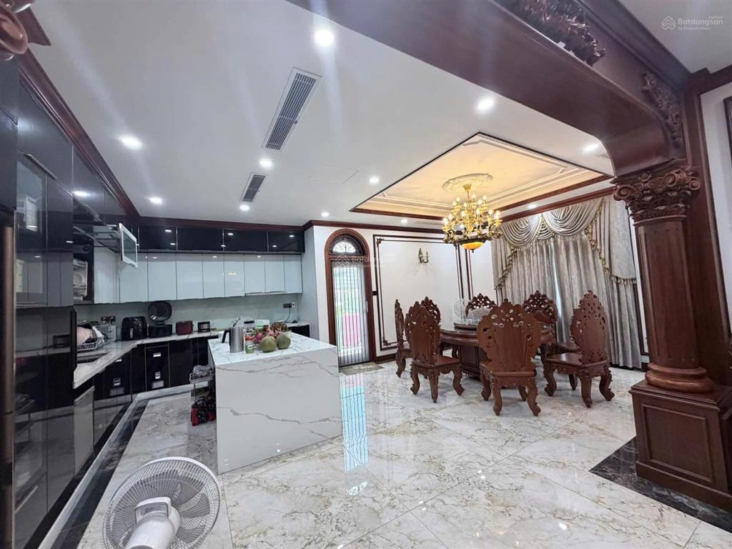 Biệt thự view sông 4 tầng 300m2 trung tâm nha trang