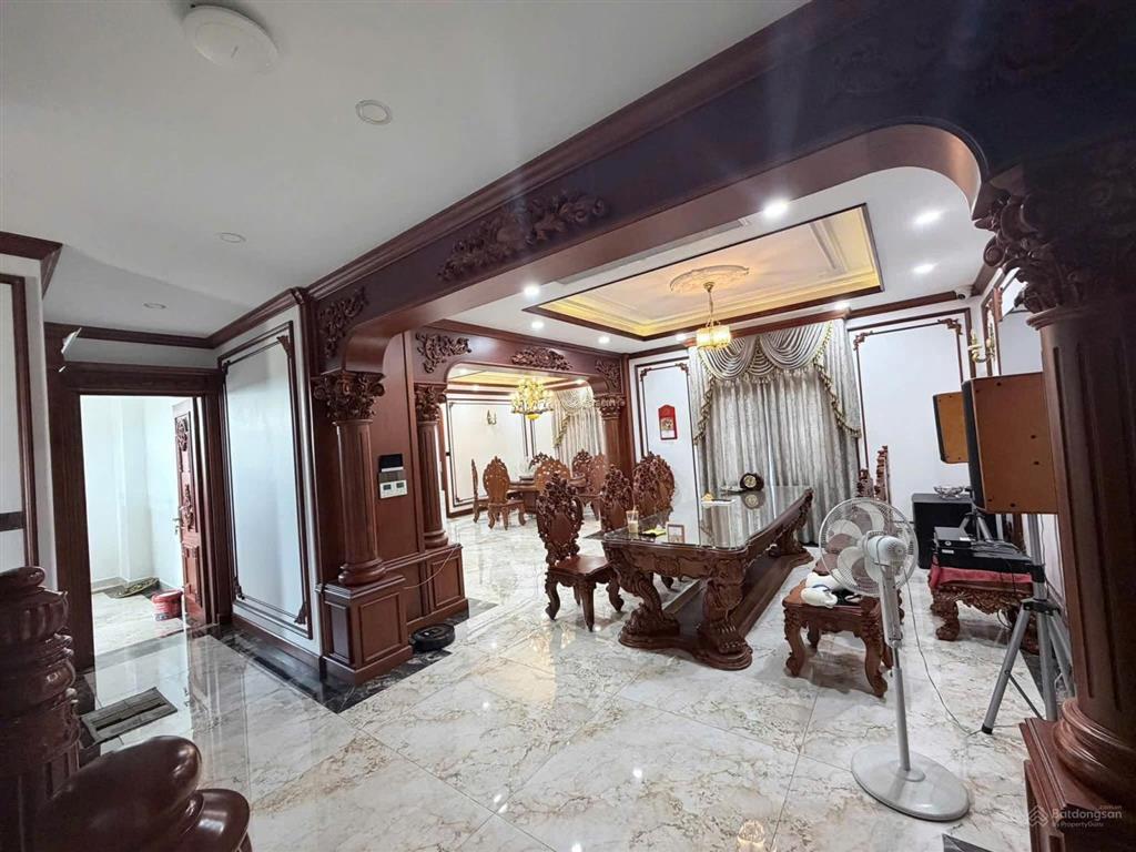Biệt thự view sông 4 tầng 300m2 trung tâm nha trang