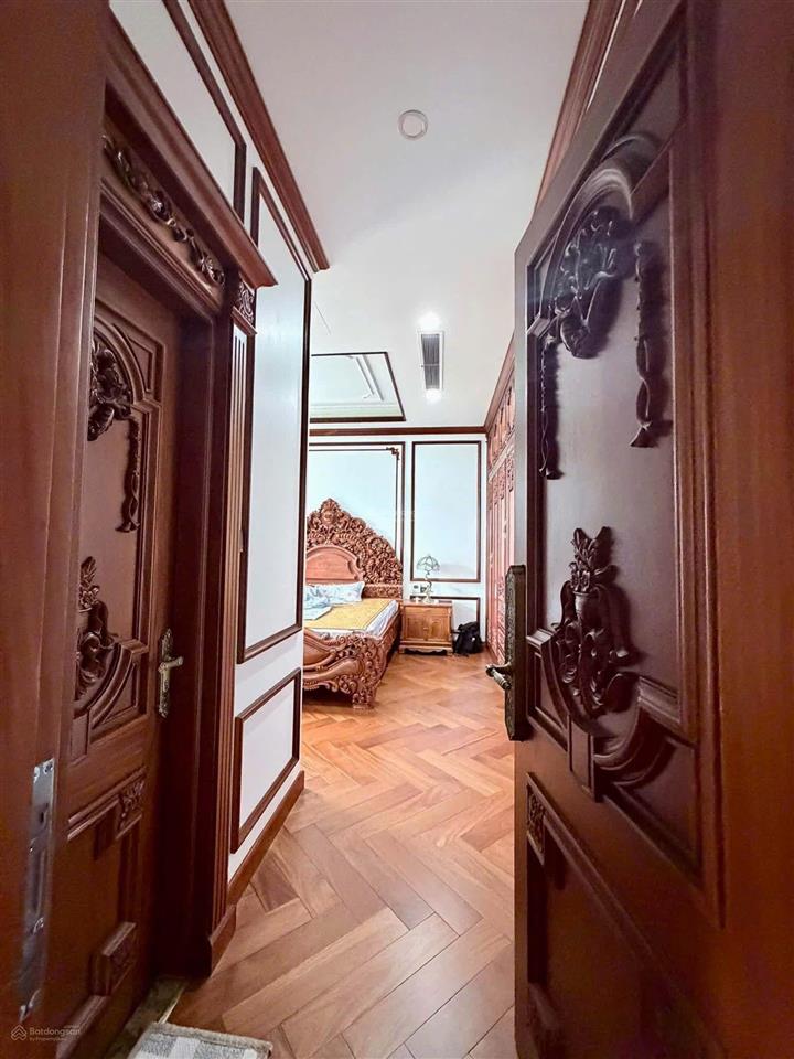 Biệt thự view sông 4 tầng 300m2 trung tâm nha trang