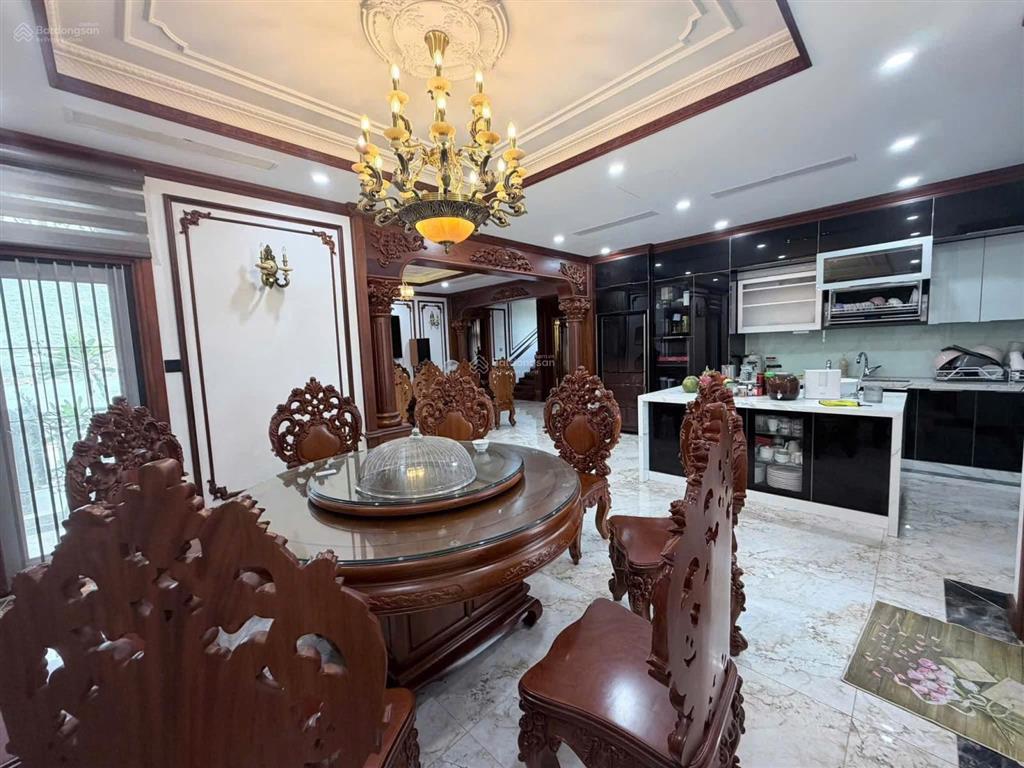 Biệt thự view sông 4 tầng 300m2 trung tâm nha trang