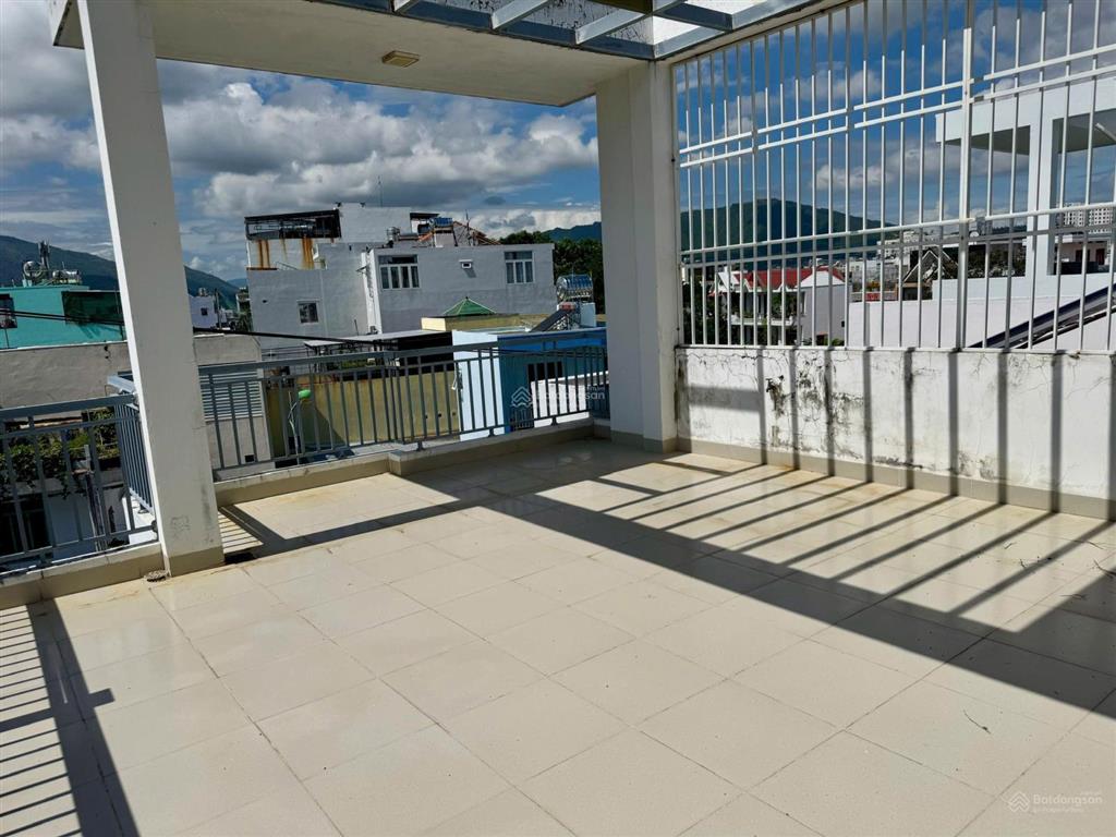 Hiếm nhà ngang 8,18m đường nguyễn thị định  cạnh lê hồng phong, kế kđt sân bay cũ