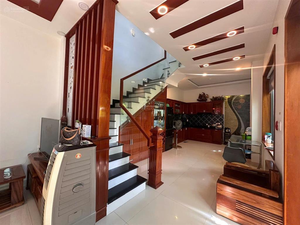 Hiếm nhà ngang 8,18m đường nguyễn thị định  cạnh lê hồng phong, kế kđt sân bay cũ