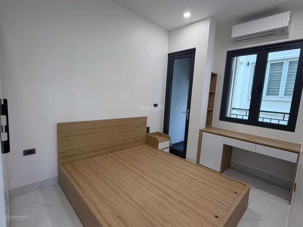 Cho thuê chmn sát hồ tây 191 trích sài  ngõ ô tô  căn 1  2pn + khách  đủ đồ  giá 8.6 triệu/th