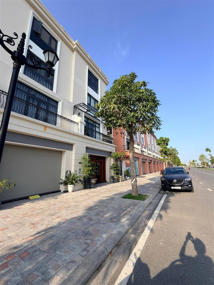 Tla  691 liền kề shop mặt đường 35m trục kinh doanh đẹp dòng tiền thật giữa vinhomes vũ yên