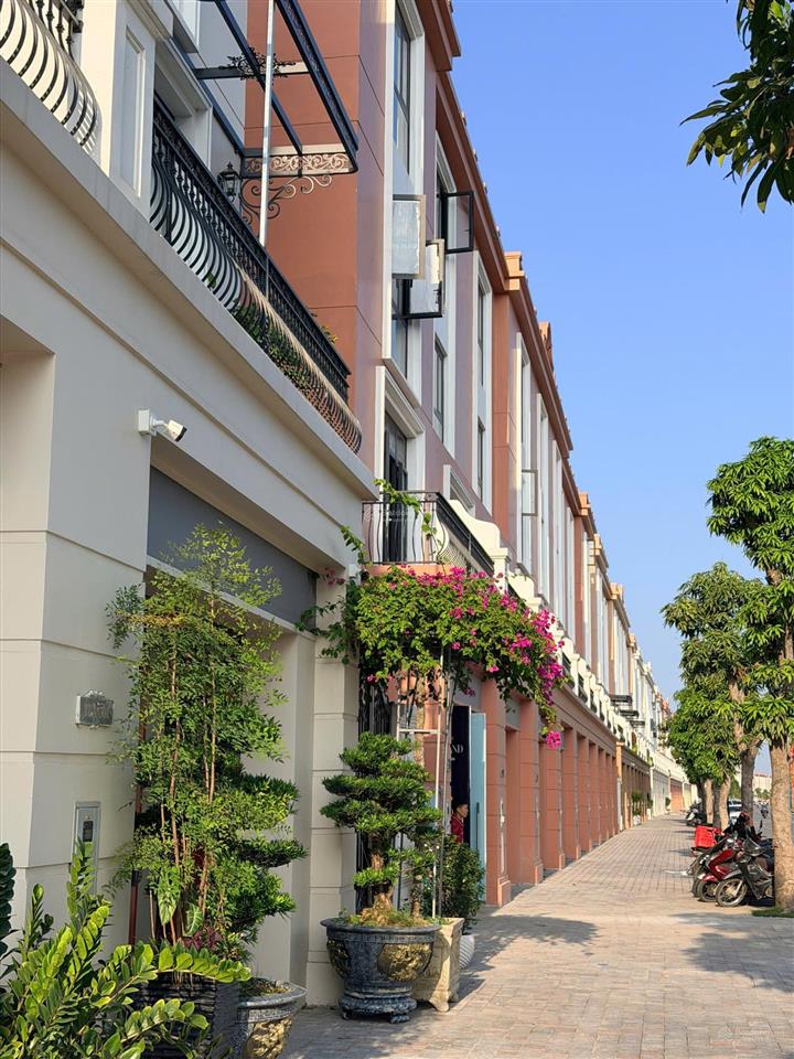 Tla  691 liền kề shop mặt đường 35m trục kinh doanh đẹp dòng tiền thật giữa vinhomes vũ yên
