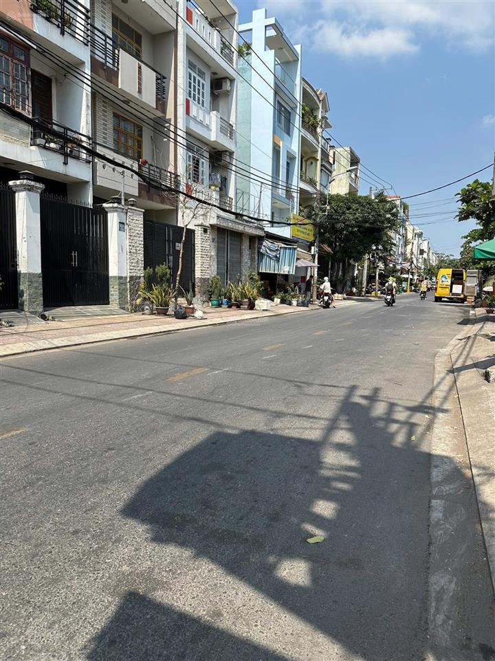 Cực hot nhà tỉnh lộ 10 ngang khủng hiếm có 13m nở hậu 17m  bình tâm đường xe hơi giá chỉ 6.x