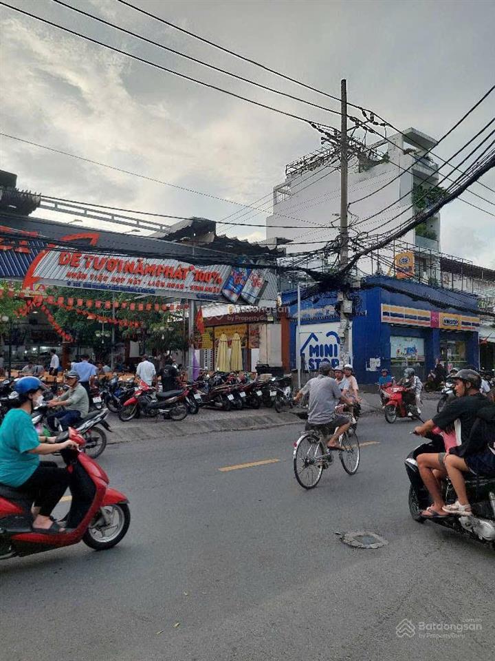 Nhà ngang khủng 7m  tên lửa nối dài  bình tân diện tích rộng {98 m2} đường xe hơi  chỉ 5.x tỷ