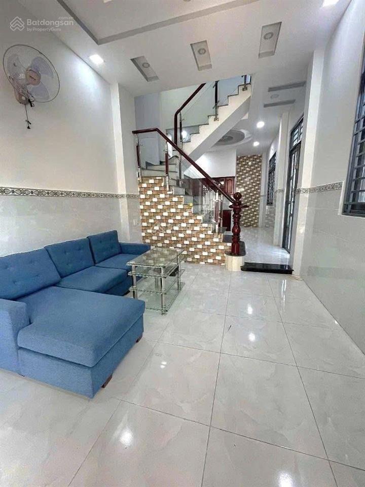 Nhà đẹp lung linh  mã lò  bình tân  ngang 5m chà bá  đường xe hơi 6m  chỉ hơn 6tỷ.