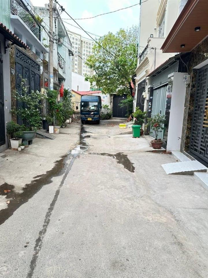 Nhà tên lửa nối dài  bình tân  ngang khủng 7m  diện tích rộng (98 m2)  đường xe hơi  5.x tỷ