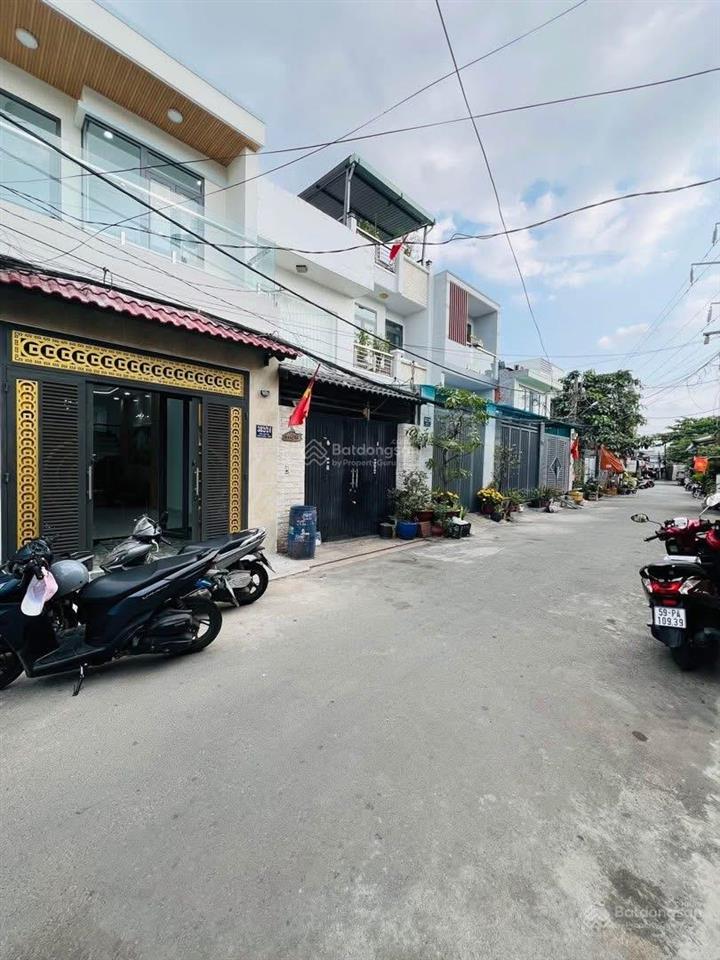 Nhà mới cứng  chiến lược  bình tân  đường xe hơi  4x18  chỉ hơn 6 tỷ xíu