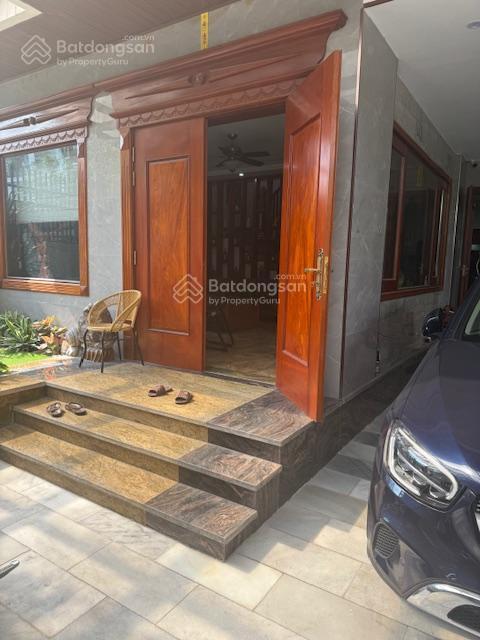 Bán nhà 3 tầng rất mới, gần quảng trường, summer vinh