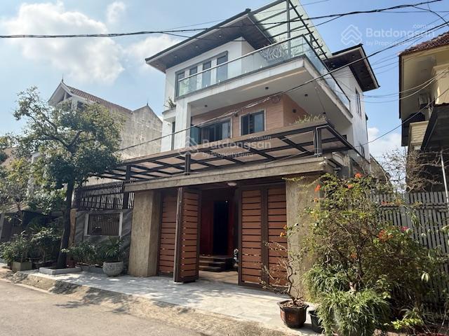 Bán nhà 3 tầng rất mới, gần quảng trường, summer vinh