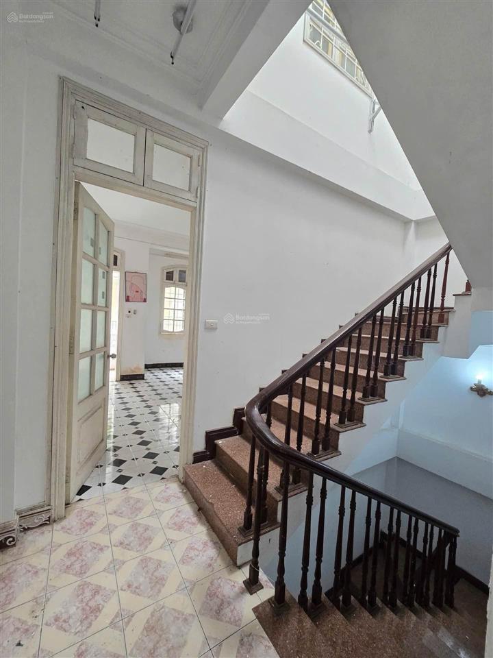 Tt hai bà trưng 65m, 4 tầng kcbt, phân lô , vỉa hè, kinh doanh, 3 ô tô tránh