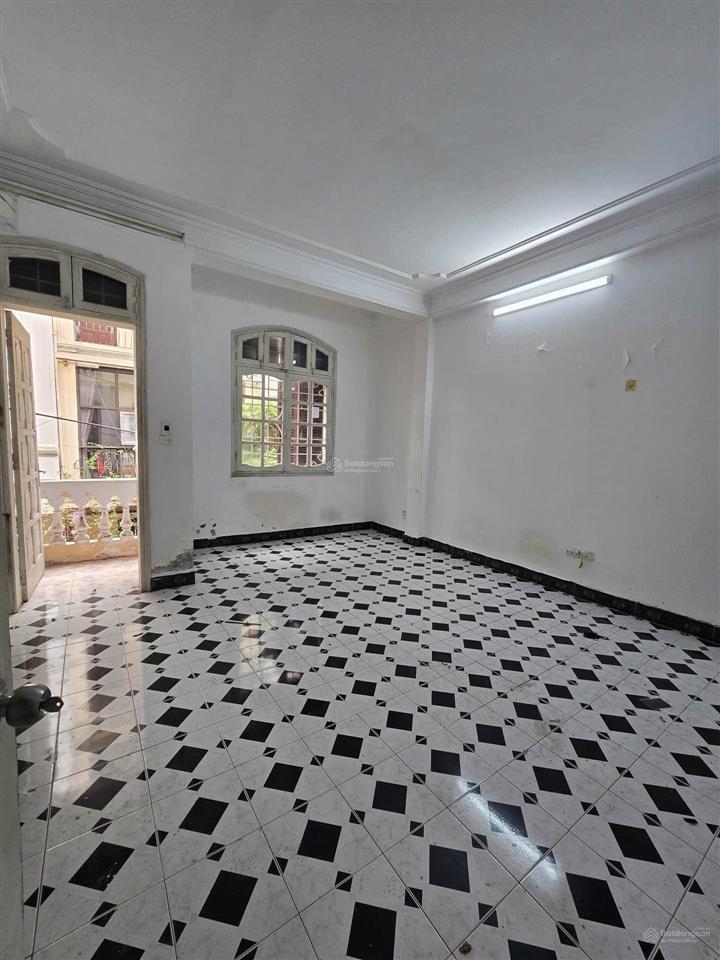 Tt hai bà trưng 65m, 4 tầng kcbt, phân lô , vỉa hè, kinh doanh, 3 ô tô tránh