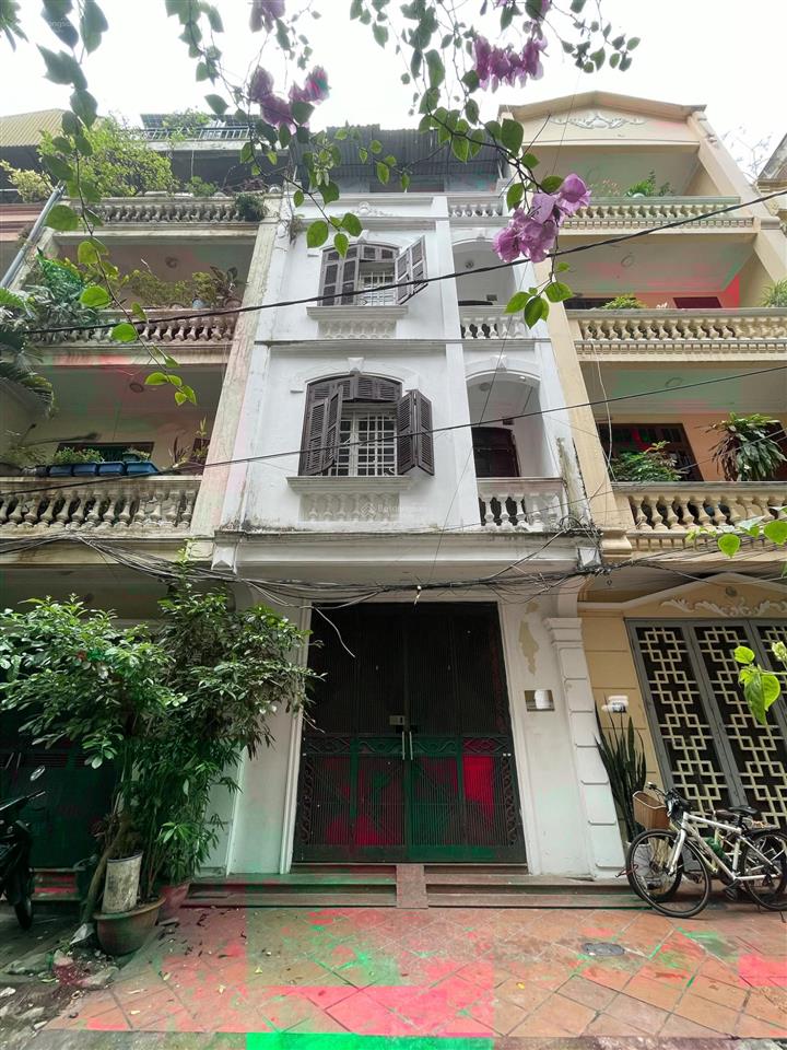 Tt hai bà trưng 65m, 4 tầng kcbt, phân lô , vỉa hè, kinh doanh, 3 ô tô tránh