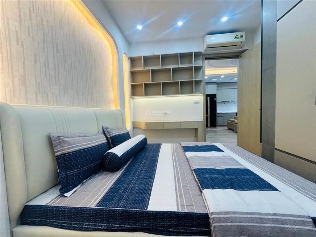 Nhỉnh 4 tỷ, căn hộ nơ 2 pháp vân, diện tích 70m, 2 ngủ, 2 wc full nội thất, lô góc 3 mặt thoáng.