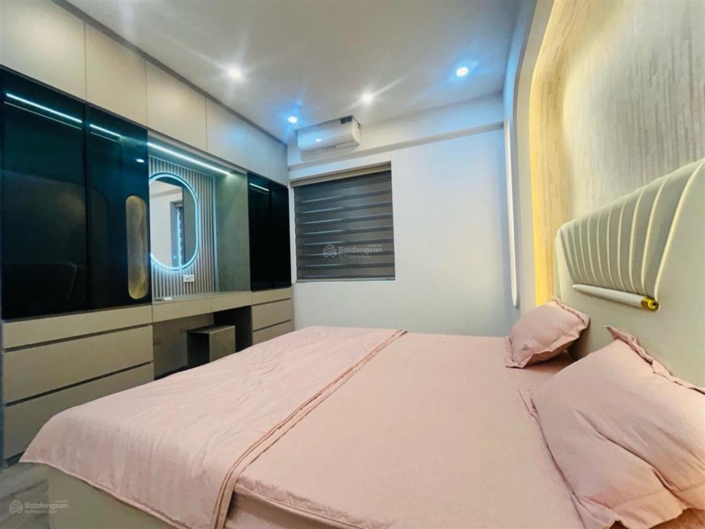 Nhỉnh 4 tỷ, căn hộ nơ 2 pháp vân, diện tích 70m, 2 ngủ, 2 wc full nội thất, lô góc 3 mặt thoáng.
