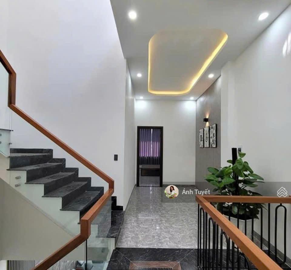 Bán gấp nhà 1 trệt, 1 lầu chợ bình chánh 7x17m, 126m2 giá 680 triệu sổ hồng riêng