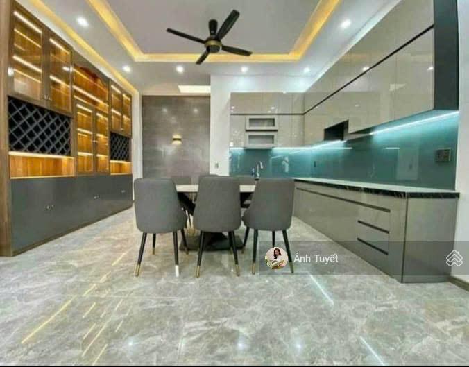 Bán gấp nhà 1 trệt, 1 lầu chợ bình chánh 7x17m, 126m2 giá 680 triệu sổ hồng riêng