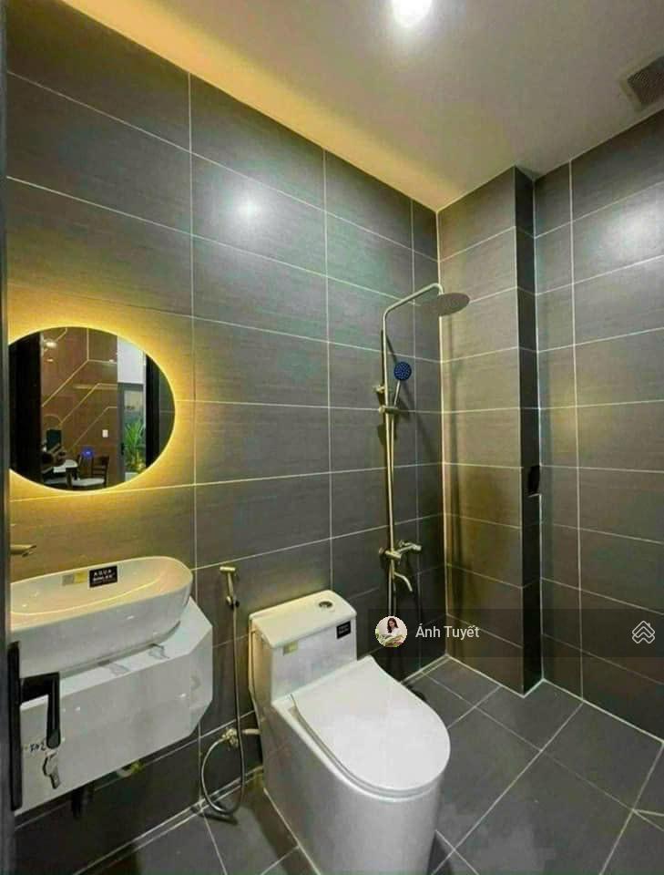 Bán gấp nhà 1 trệt, 1 lầu chợ bình chánh 7x17m, 126m2 giá 680 triệu sổ hồng riêng