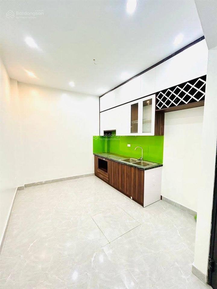 Mặt phố yên duyên, yên sở hoàng mai , thang máy, kinh doanh sầm uất dt 40m2 xây 5 tầng