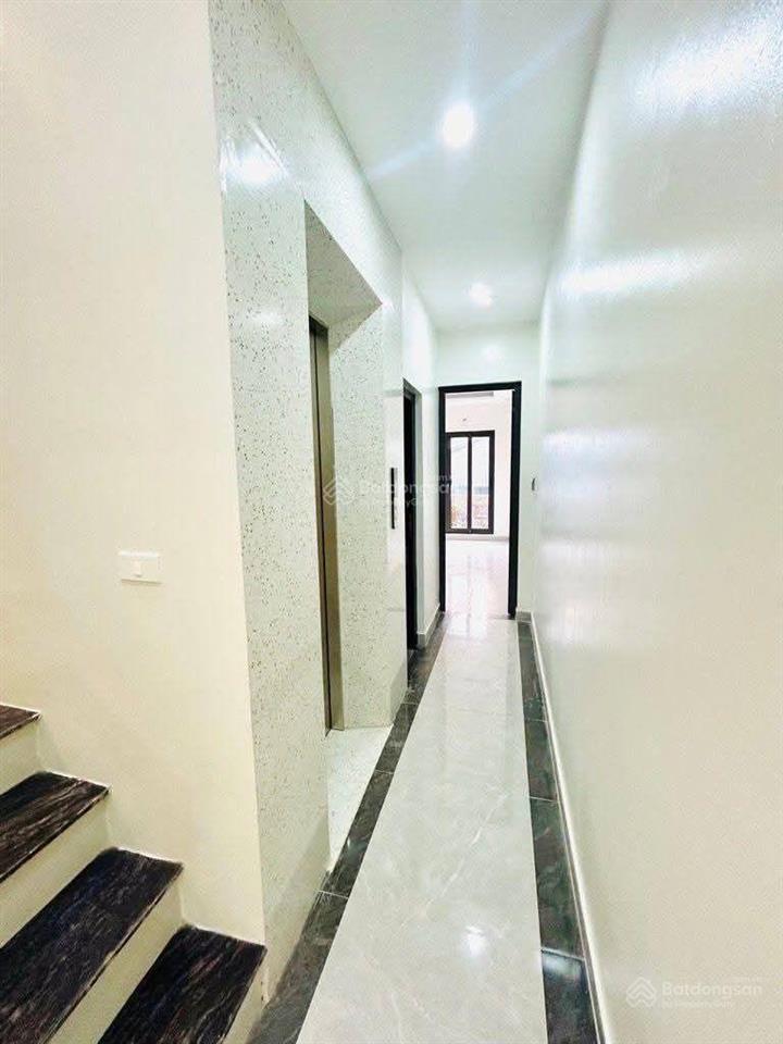 Mặt phố yên duyên, yên sở hoàng mai , thang máy, kinh doanh sầm uất dt 40m2 xây 5 tầng