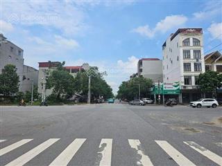 Bán lô góc vip mặt chính đường hoàng hoa thám, võ cường tpbn nhìn sang trường liên cấp dt 105m2