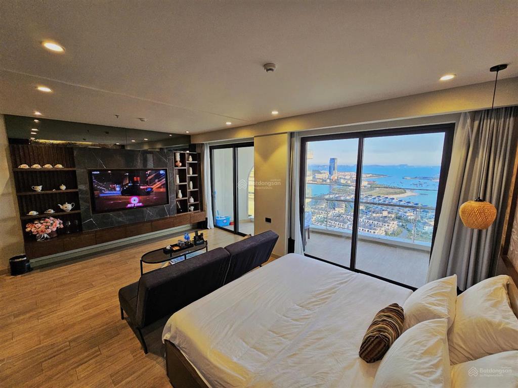 Cho thuê căn hộ tầng cao view chính biển citadines.