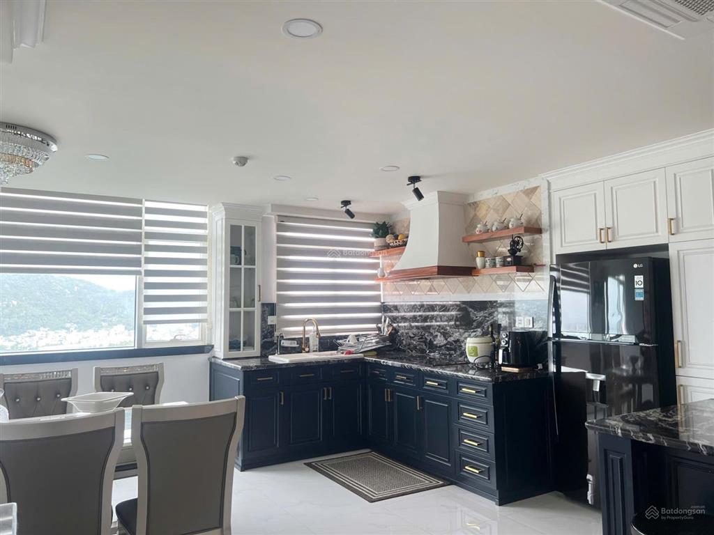 "dinh thự trên không" 136m2 đập thông độc bản  04 trần phú  full nội thất cao cấp