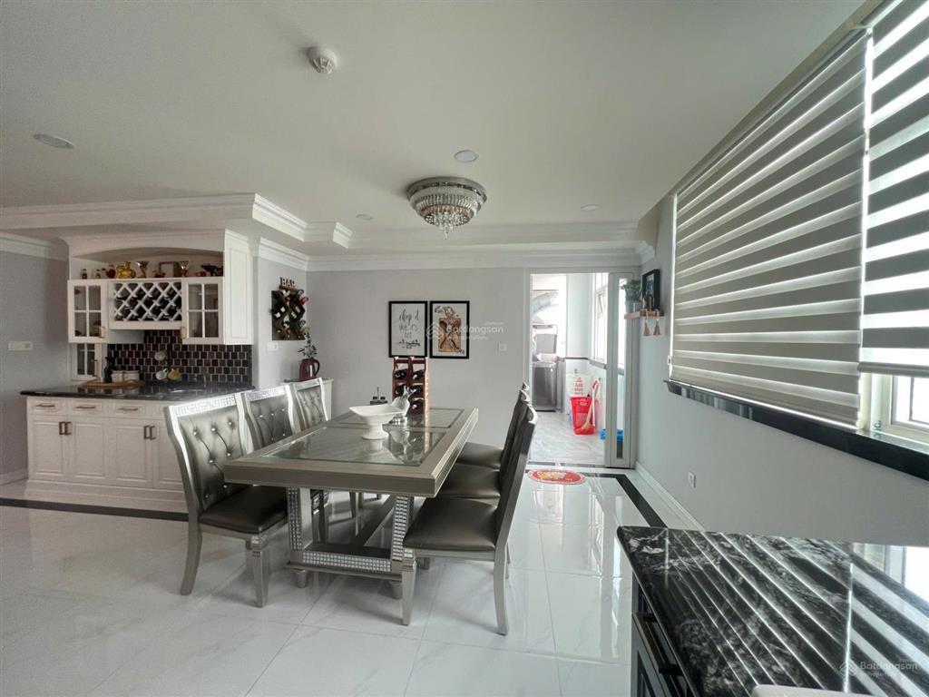 "dinh thự trên không" 136m2 đập thông độc bản  04 trần phú  full nội thất cao cấp