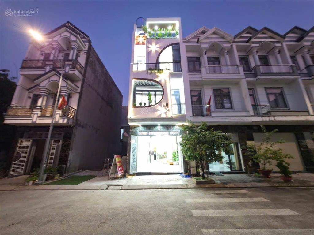 Bán nhà hoàn công kế bên trường học chợ bệnh viện giá 5 tỷ 200 triệu