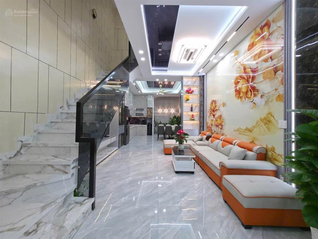 Bán nhà hoàn công kế bên trường học chợ bệnh viện giá 5 tỷ 200 triệu
