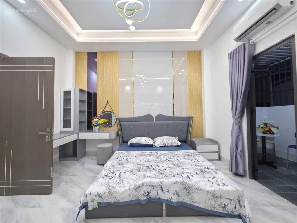 Bán nhà hoàn công kế bên trường học chợ bệnh viện giá 5 tỷ 200 triệu