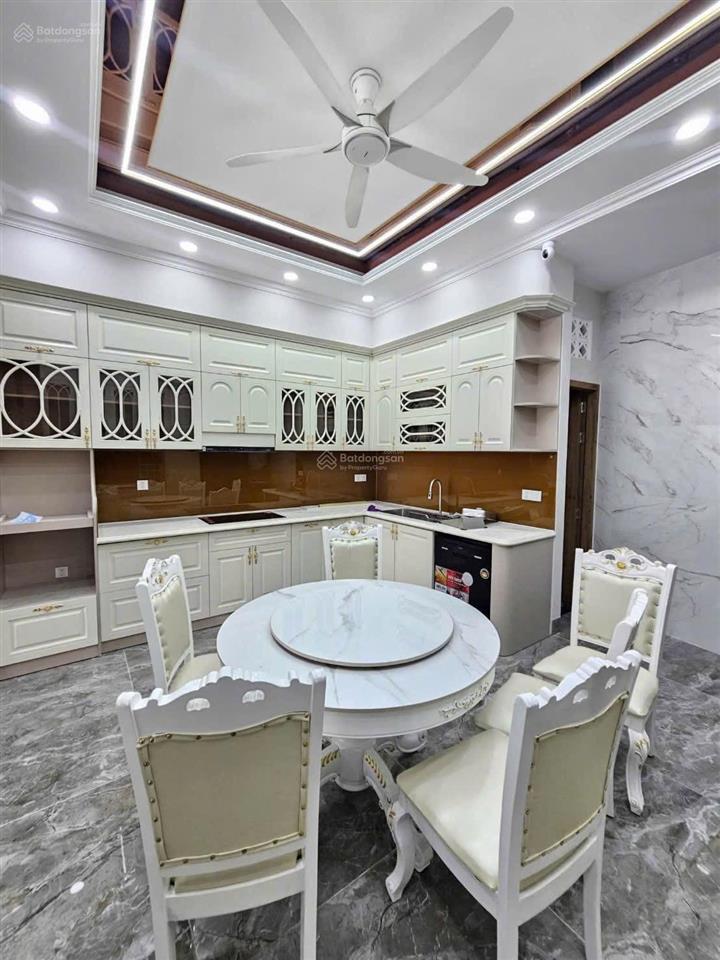 Cho thuê nhà mặt tiền hai bà trưng nối dài gần big c / go dĩ an giá thuê 25 triệu/tháng