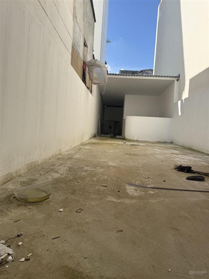 Cần bán nhà cấp 4 vị trí vàng 1 bước ra tiện ích tiện ở hoặc kinh doanh, hoa hồng môi giới cao