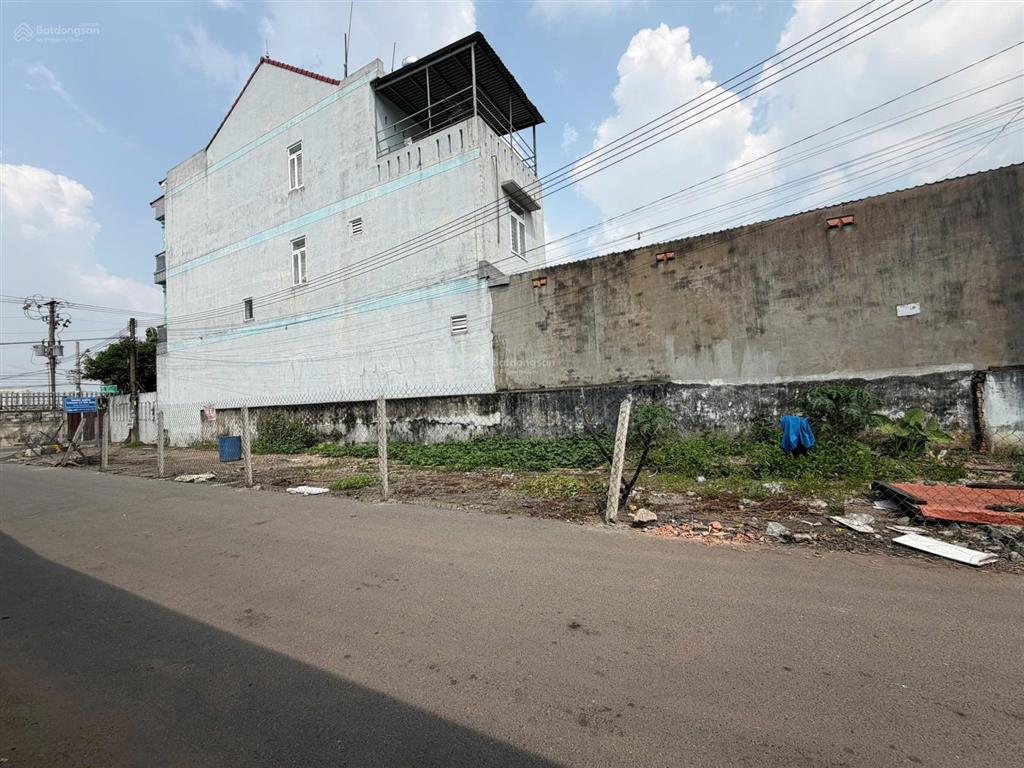 Lô góc 2 mặt tiền ngay mỹ phước tân vạn, thủ dầu một, bd chỉ 2 tỷ 8  không mua giờ là mất!