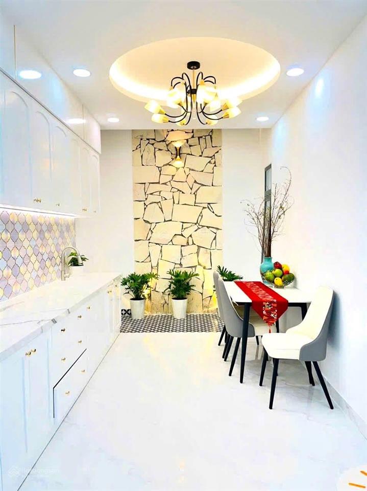 Nhà đẹp shr p6, ngay chợ an nhơn gò vấp, dt 5,4*13 shr cn 50m2. sân vườn + nội thất đẹp, 5,75tỷ